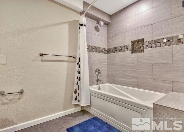 bathroom with shower / bath combo