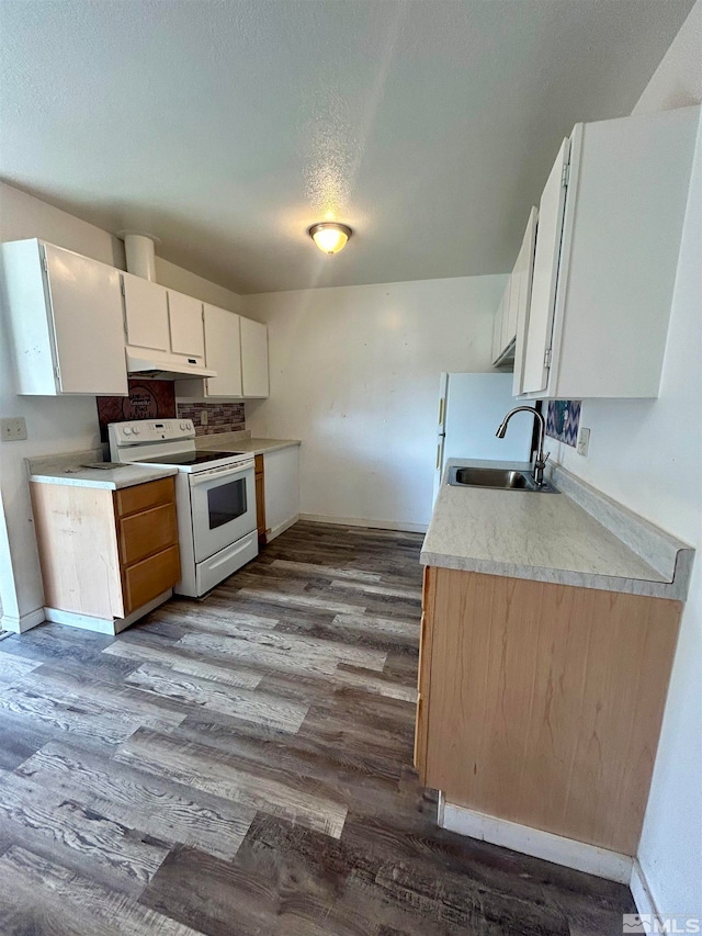 kitchen featuring dark wood-type flooring, a textured ceiling, sink, white cabinetry, and electric stove