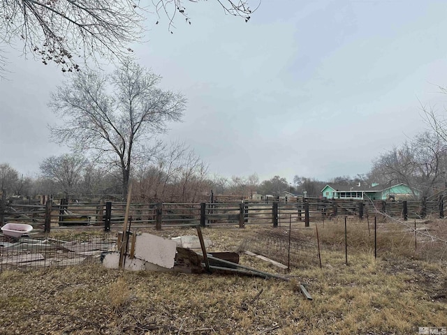 view of yard featuring a rural view