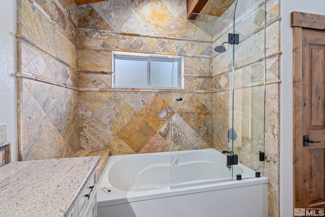 bathroom with enclosed tub / shower combo