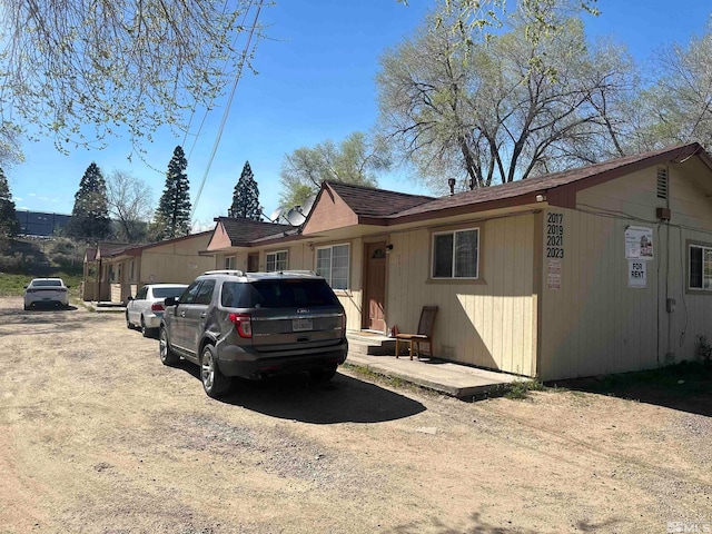 view of front of property