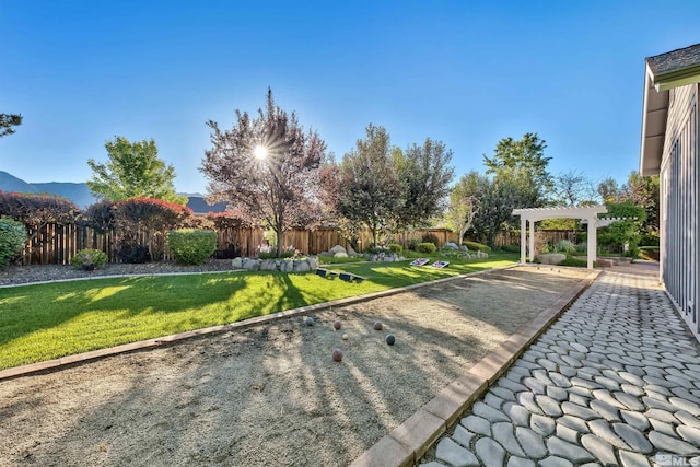 view of yard featuring a pergola