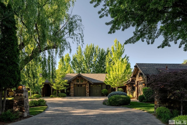 view of front of property featuring a garage