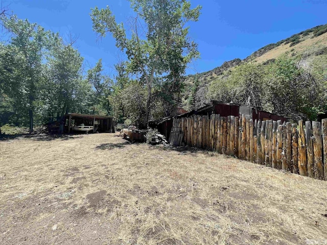 view of yard with a mountain view