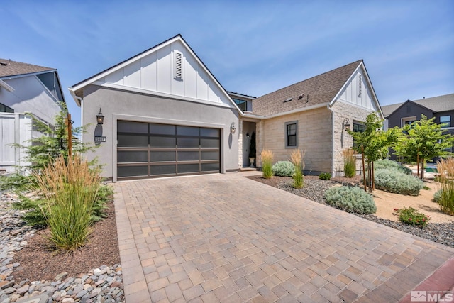 view of front facade featuring a garage