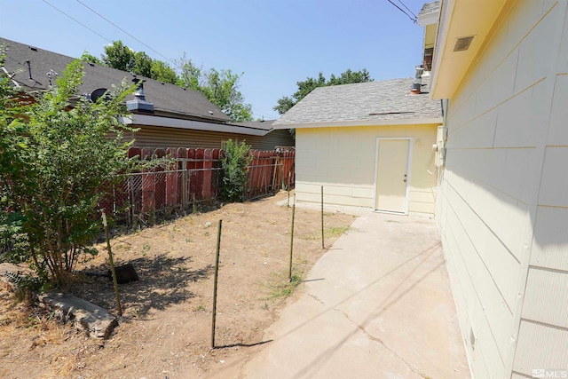 view of yard with a patio area