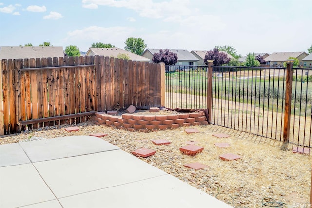 view of yard featuring a patio