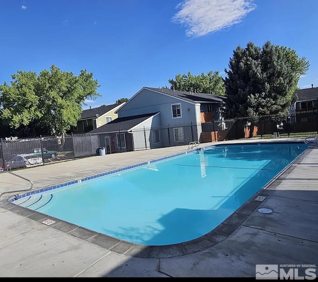 view of swimming pool