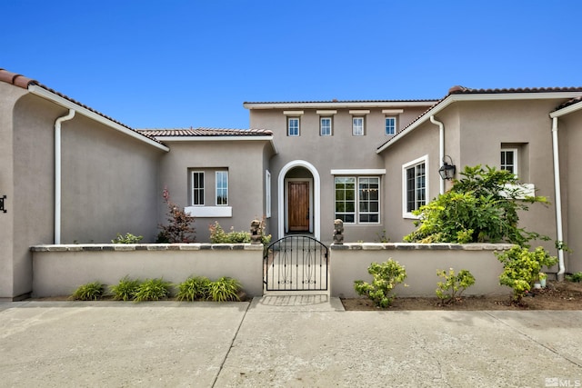 view of mediterranean / spanish-style house