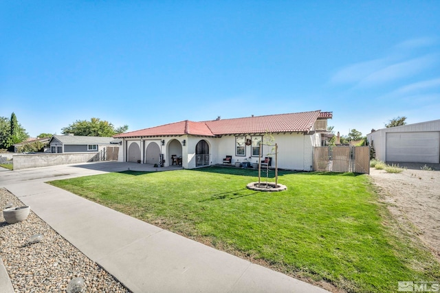 view of front of property with a front lawn