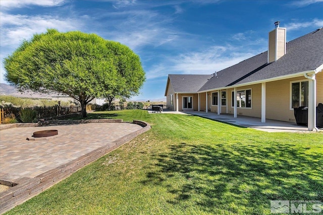 view of yard featuring a patio