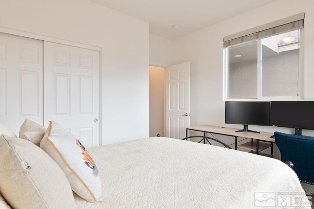 bedroom featuring a closet