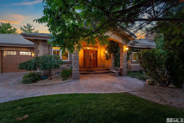 view of front facade featuring a garage