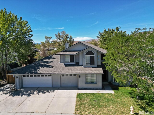 front of property featuring a front yard