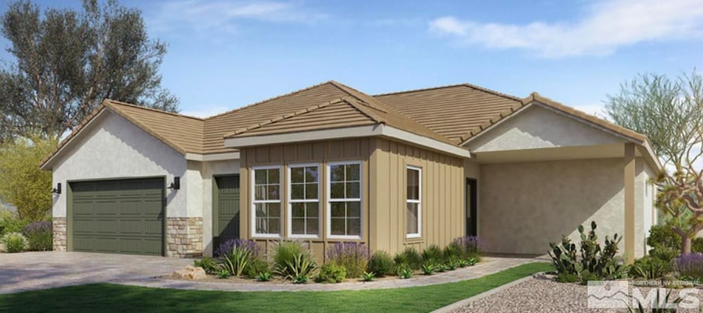 view of front facade featuring a garage