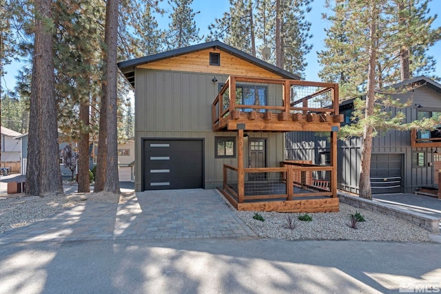 view of front of house with a garage