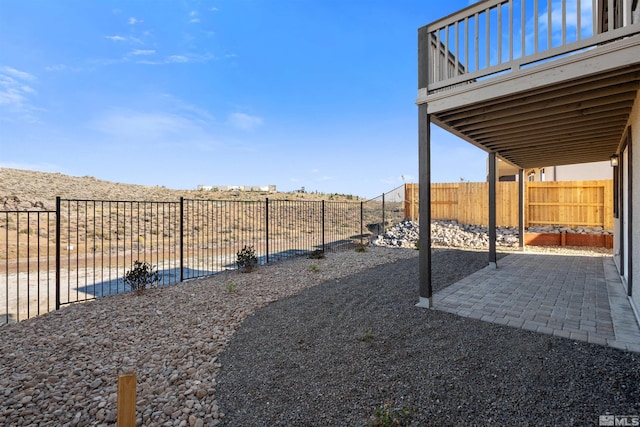 view of yard featuring a patio