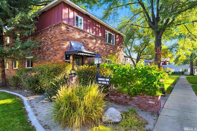 view of front of house