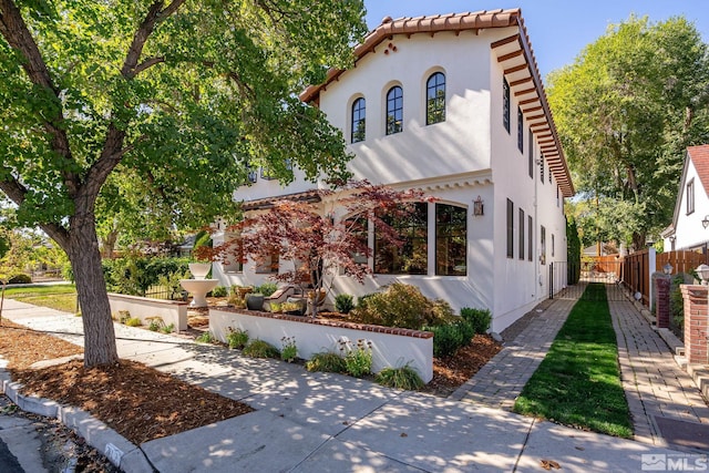 view of mediterranean / spanish-style home