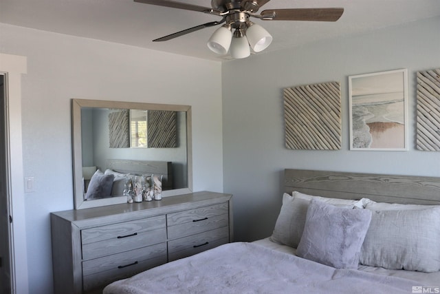 bedroom with ceiling fan