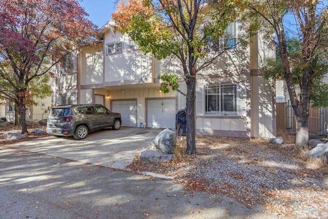 view of front facade with a garage