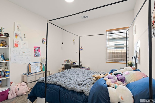 bedroom with carpet flooring