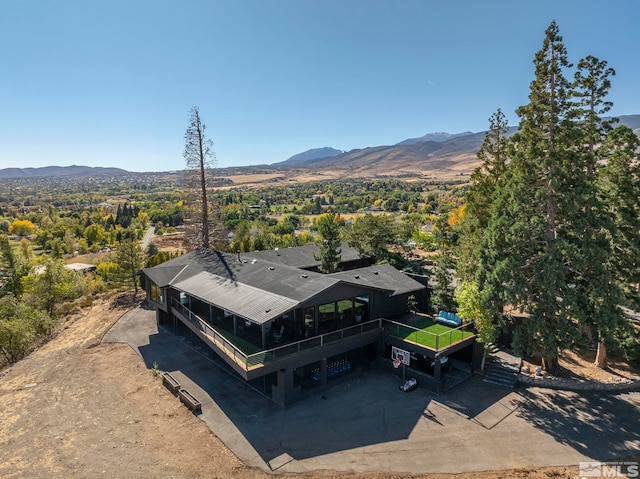 bird's eye view featuring a mountain view