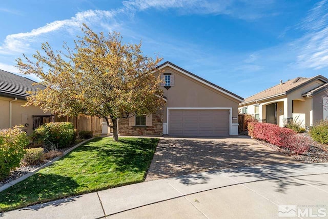 view of front of property with a front yard