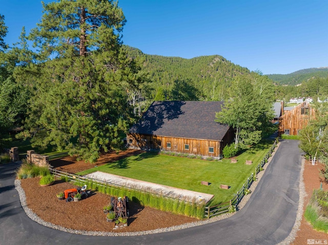 drone / aerial view featuring a mountain view