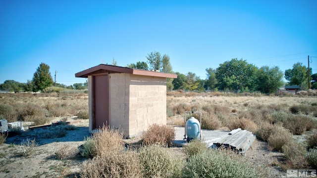 view of outbuilding