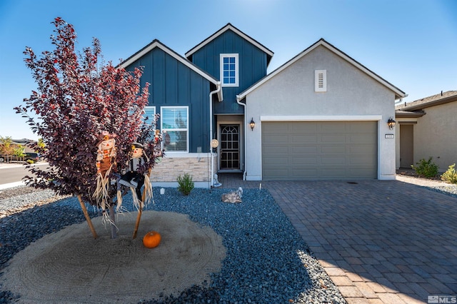 view of front of house featuring a garage