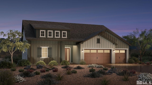 view of front facade featuring a garage