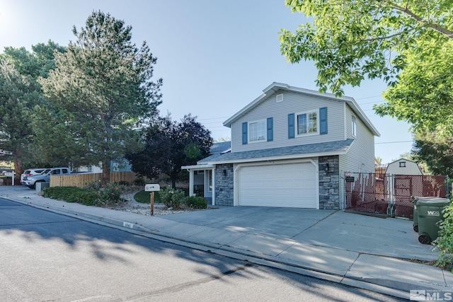 view of front property featuring a garage