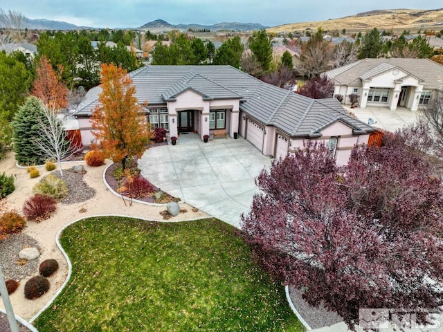 bird's eye view with a mountain view