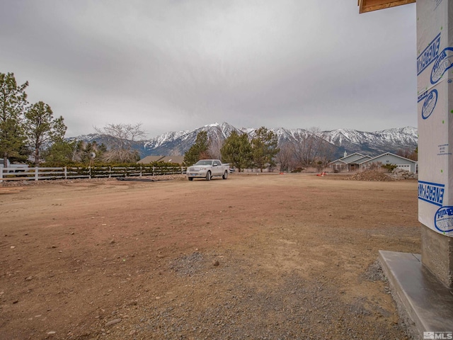 view of yard with a mountain view