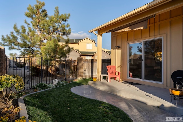 view of yard with a patio area