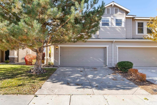 view of front facade featuring a garage