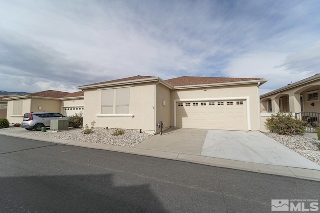 view of front facade featuring a garage