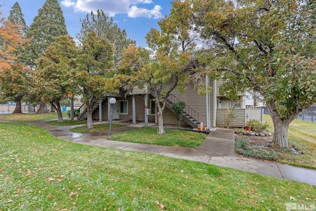 view of front of property with a front yard