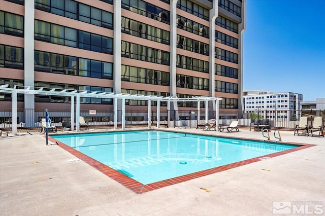 view of swimming pool