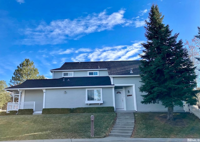 front facade featuring a front lawn