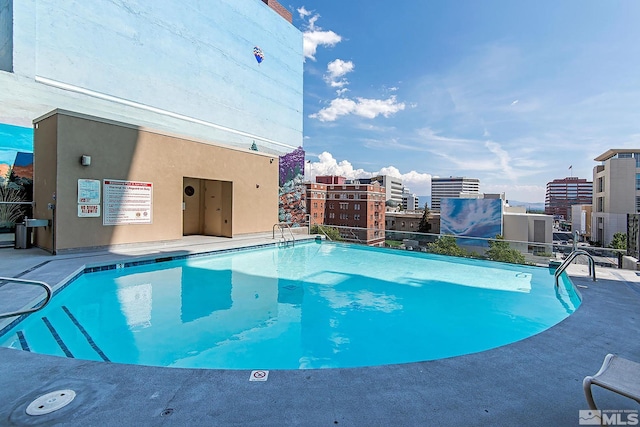 view of swimming pool