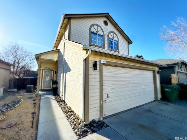 view of front property featuring a garage