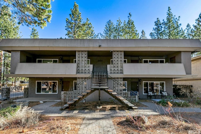 view of front facade featuring a patio