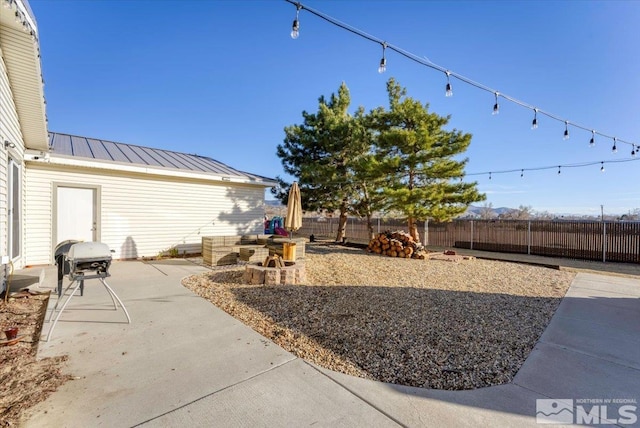 view of yard with a patio