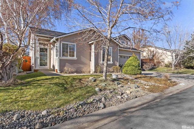 view of front of property with a front yard