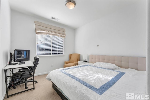 bedroom with carpet flooring