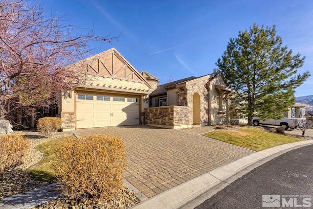 view of front facade with a garage