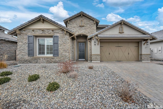 view of front facade with a garage