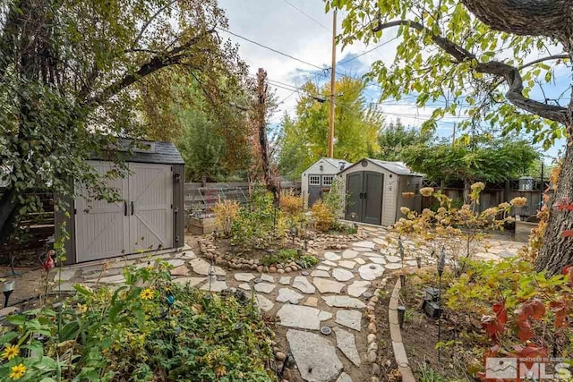 view of yard with a shed